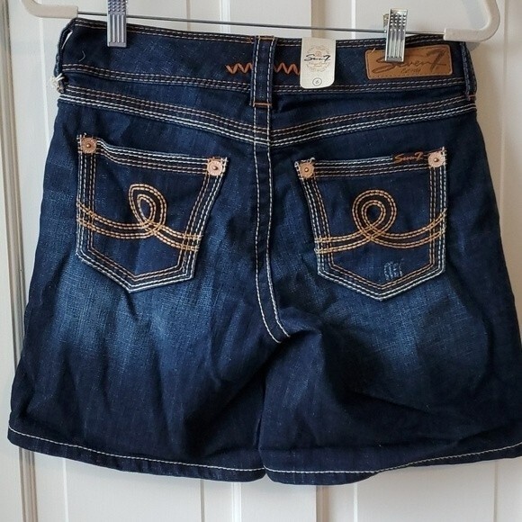NWT SEVEN 7 DENIM LOW RISE JEAN SHORTS SIZE 6 DARK WASH - Picture 4 of 14
